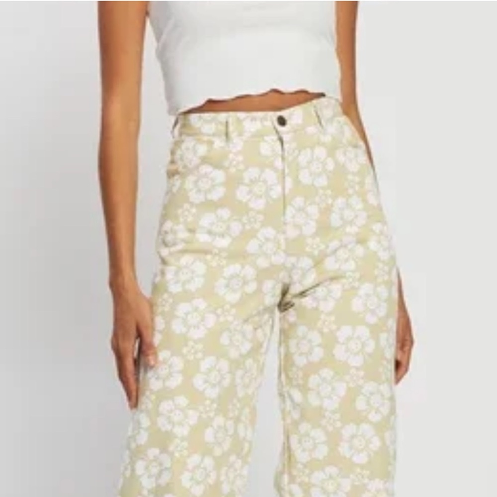 High-Rise Wide-Leg Floral Pants in Pale Yellow